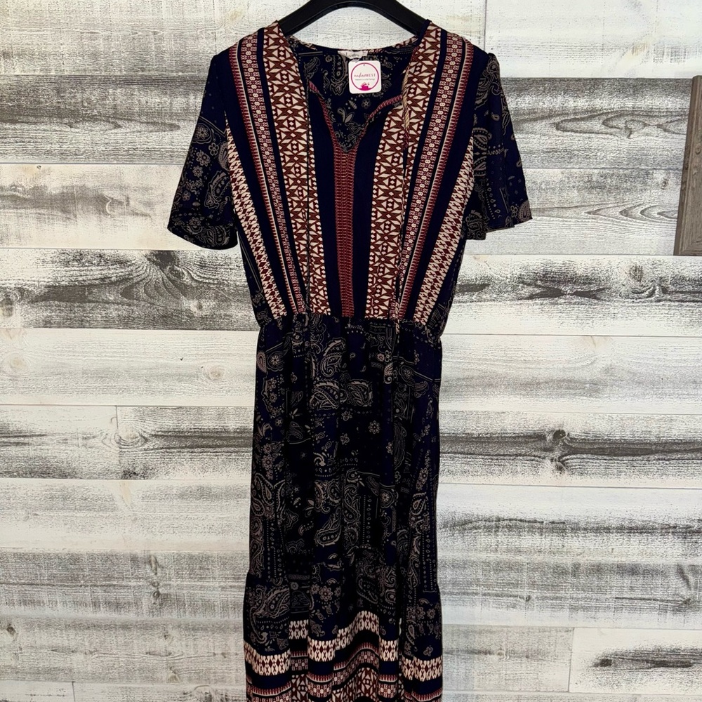 Elegant Black and Red Patterned Dress